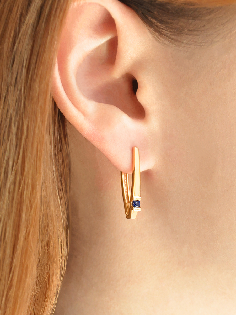 Серьги галочки золотые 585 с сапфирами 