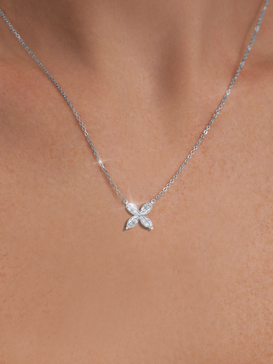 Колье из белого золота 585 с муассанитами 