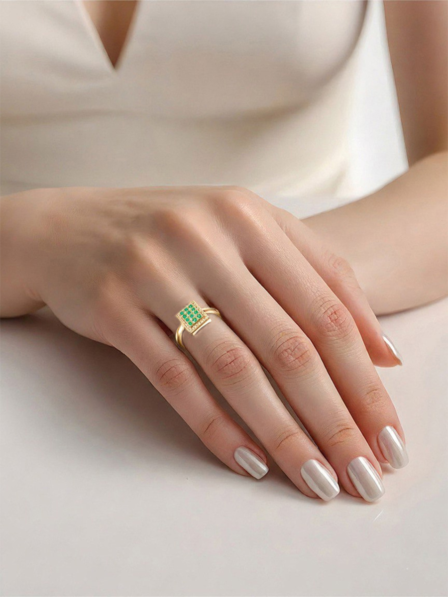 Кольцо золотое 585 с изумрудами и бриллиантами 