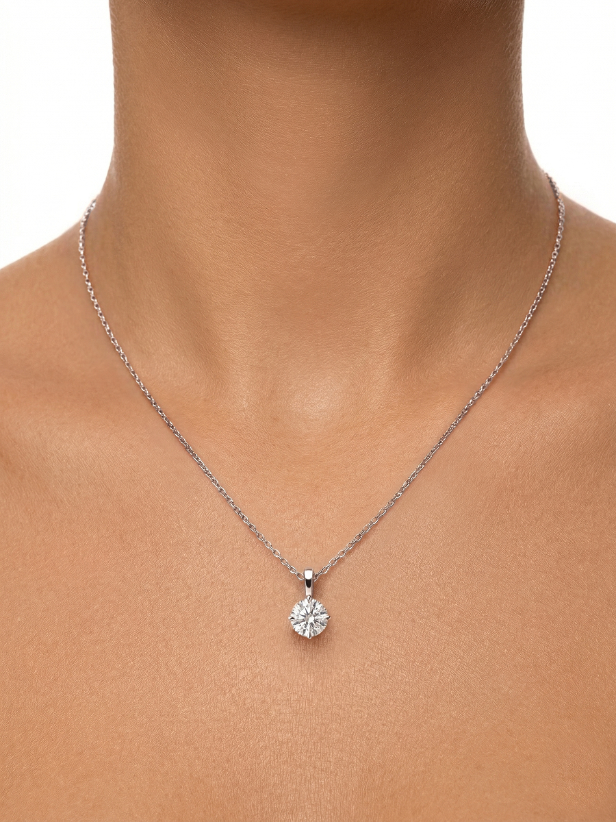 Колье из белого золота 585 с бриллиантом 4,55 карата 