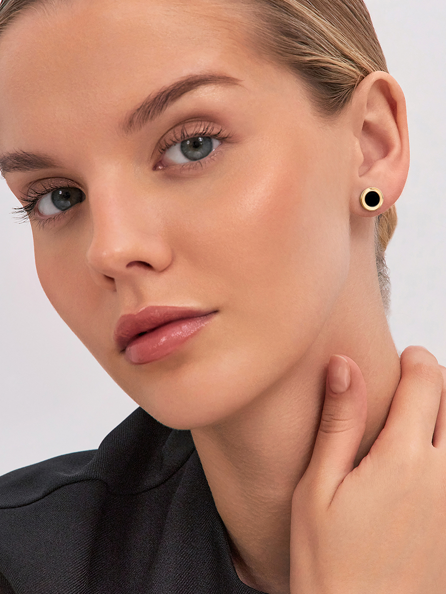 Серьги пусеты золотые 585 с черным агатом 