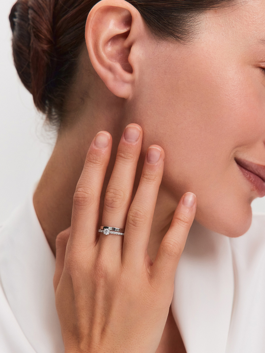 Кольцо из белого золота 585 с фианитами 