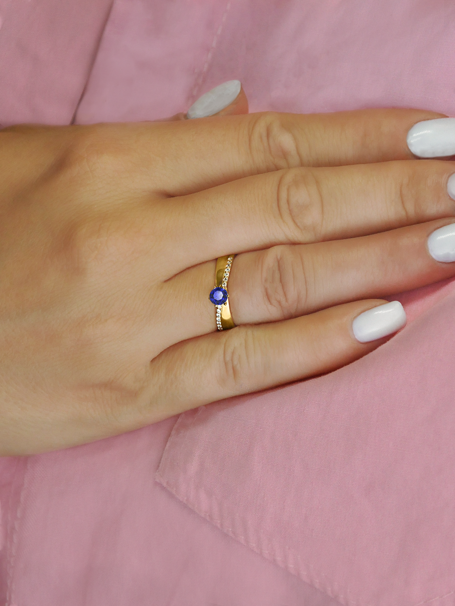 Кольцо золотое 585 с сапфиром и бриллиантами