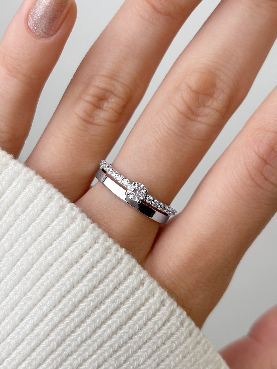 Кольцо из белого золота 585 с фианитами 