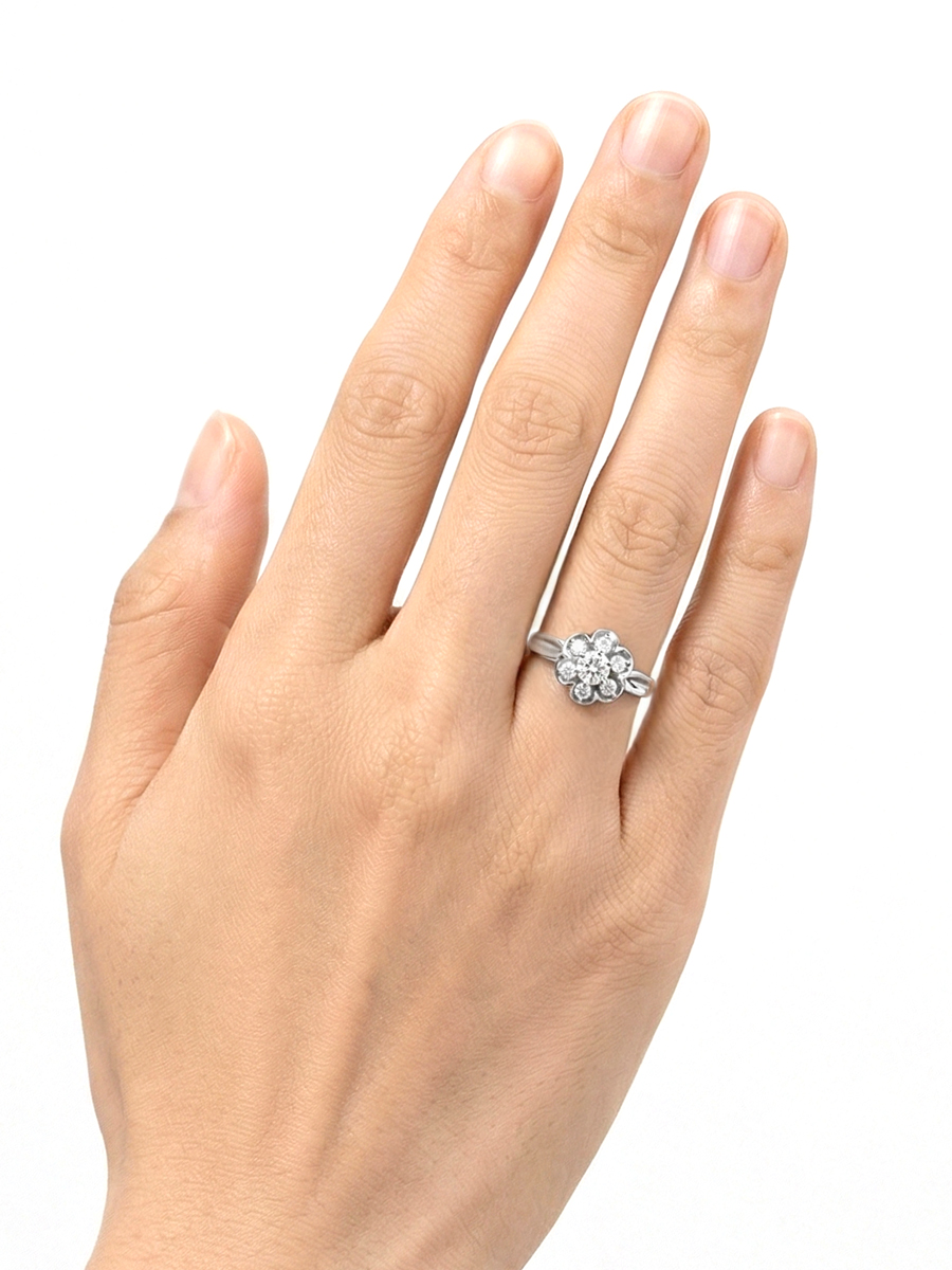 Кольцо из белого золота 585 с бриллиантами