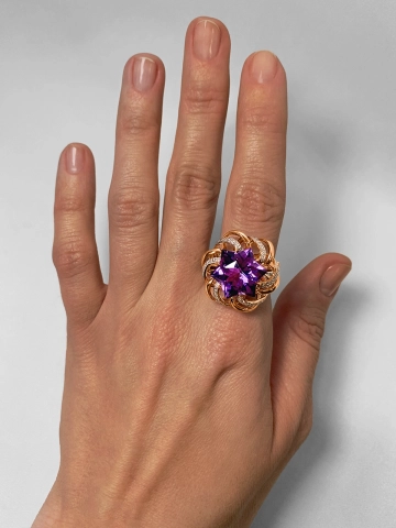 Кольцо золотое 585 с аметистом и бриллиантами