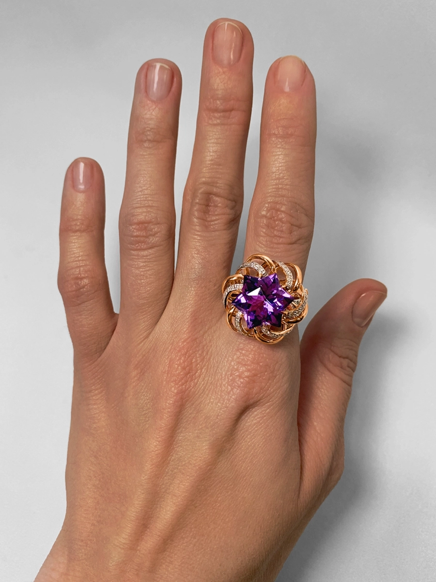 Кольцо золотое 585 с аметистом и бриллиантами | 9101291-02970