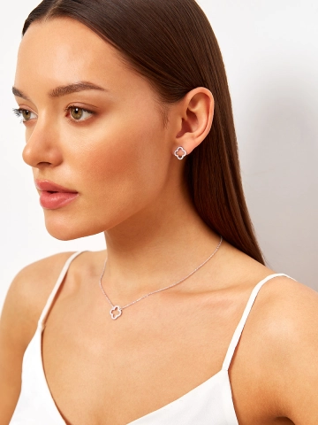 Серьги пусеты из белого золота 585 клевер с бриллиантами 