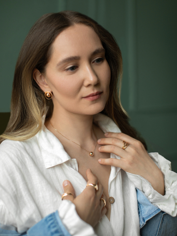 Колье золотое 585 подвеска без камней 