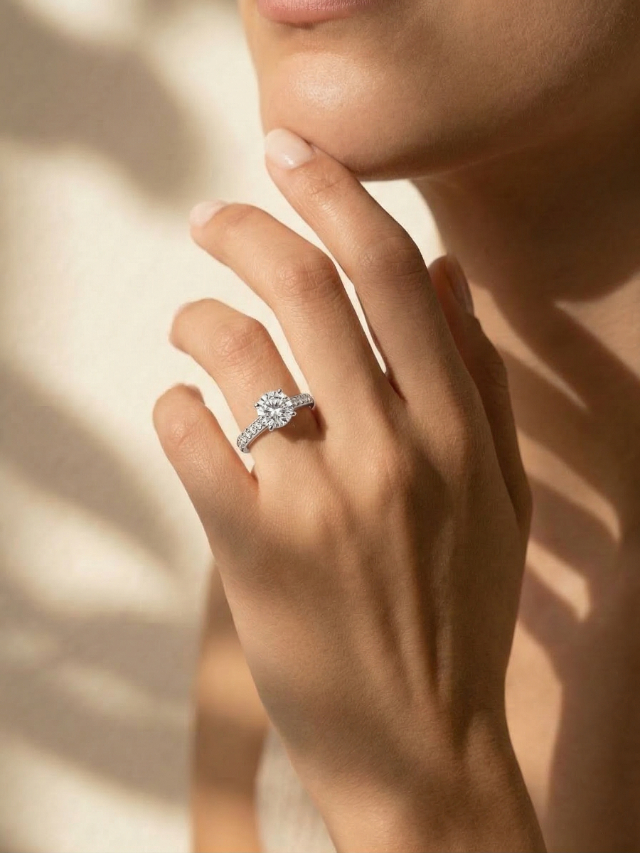 Кольцо из белого золота 585 с муассанитами  | 0101861М05432