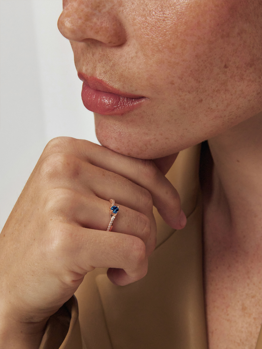 Кольцо золотое 585 с сапфиром и бриллиантами | 1100780-00050