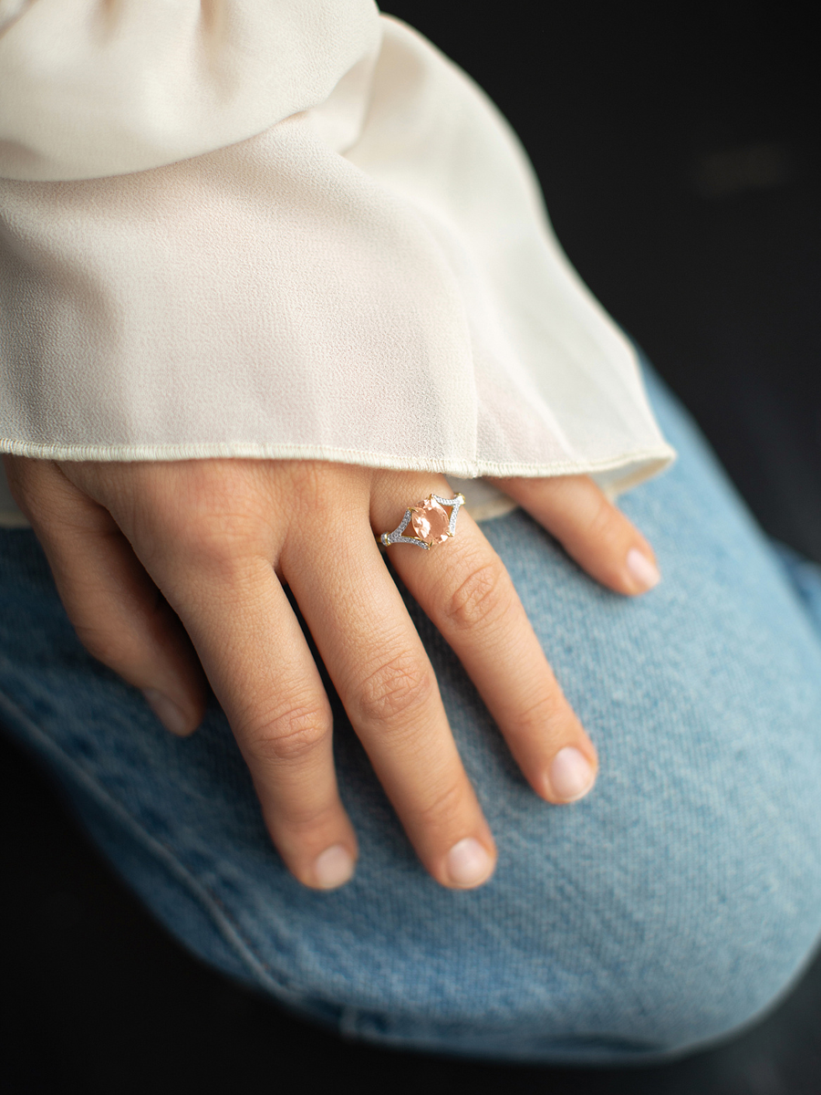 Кольцо золотое 585 с морганитом и бриллиантами  | 9101353-05091