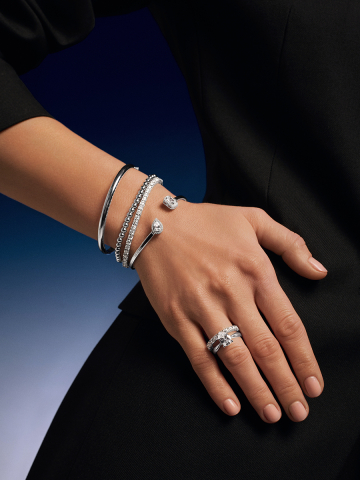 Браслет серебряный жесткий 925 с фианитами 