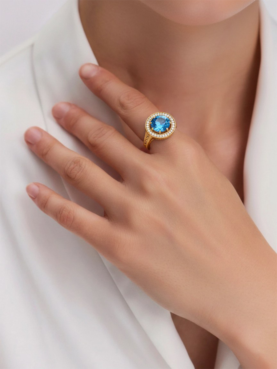 Кольцо золотое 585 с лондон‑блю топазом и фианитами  | 1101196-00740