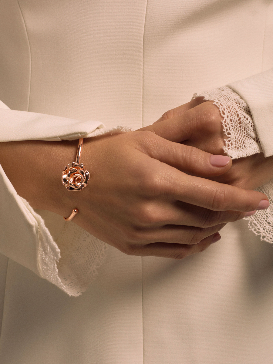 Браслет жесткий серебряный 925 роза с золочением  | 9721520-00249